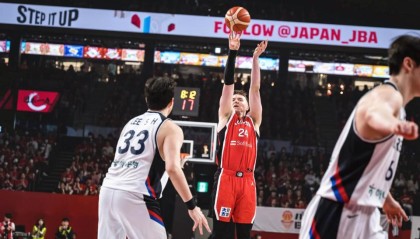 78-72，中国男篮传来喜讯！日本帮大忙了，晋级形势豁然开朗